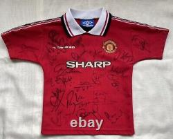 1999 TREBLE WINNERS 22 Members of the Squad Signed Umbro Manchester United Shirt