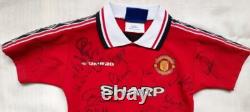 1999 TREBLE WINNERS 22 Members of the Squad Signed Umbro Manchester United Shirt