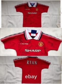 1999 TREBLE WINNERS 22 Members of the Squad Signed Umbro Manchester United Shirt