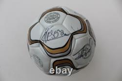 2004-05 Manchester United Football Squad Signed inc. Rooney, Giggs & Scholes COA