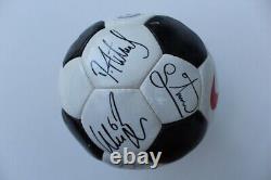 2005-06 Manchester United Football Squad Signed inc. Keane & Van Nistelrooy COA