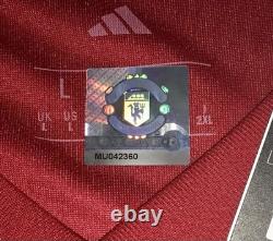 2025/2026 MUFC Numbered MU042360 COA Manchester United Squad Signed Shirt