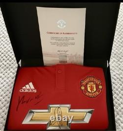 BRAND NEW- Manchester United Signed Full Team Home Shirt, Presentation Box & COA