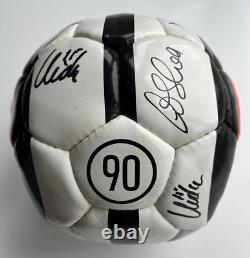 CERTIFIED MANCHESTER UNITED FOOTBALL. SIGNED BY 2005 2006 1st TEAM SQUAD