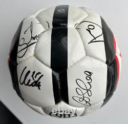 CERTIFIED MANCHESTER UNITED FOOTBALL. SIGNED BY 2005 2006 1st TEAM SQUAD