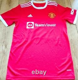 Donny van de Beek Hand Signed Manchester United Name & Number Home Shirt 21/22 2