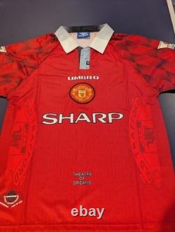 Eric Cantona Signed Man United 1996-97 football shirt MEDIUM PRINTED AUTOGRAPH
