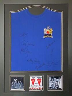 FRAMED MANCHESTER UNITED 1968 EUROPEAN CUP FINAL SHIRT SIGNED x 8 CHARLTON COA