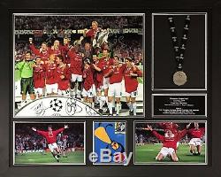 FRAMED MANCHESTER UNITED CHAMPIONS LEAGUE 1999 FOOTBALL PHOTO SIGNED x 12 PROOF