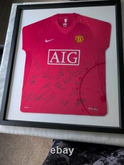 Framed 2006-7 Manchester United Shirt Signed With Authentication collection only