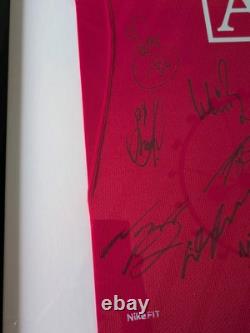 Framed 2006-7 Manchester United Shirt Signed With Authentication collection only