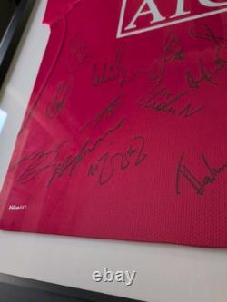 Framed 2006-7 Manchester United Shirt Signed With Authentication collection only