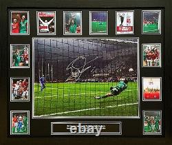 Framed Edwin Van Der Sar Signed Manchester United Champions League Final Photo