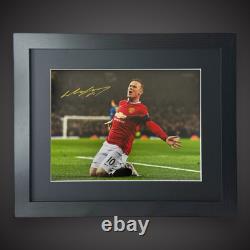 Framed Wayne Rooney Hand Signed Manchester United Photo £75 16X20 Framed Wayne Rooney Hand Signed Manchester United Photo £75 16X20