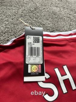 Luke Shaw #23 Hand Signed Manchester United Home Football Shirt with Photo Proof