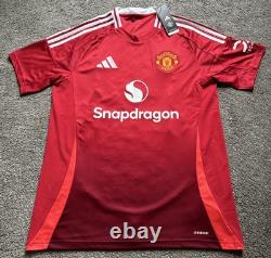 Luke Shaw #23 Hand Signed Manchester United Home Football Shirt with Photo Proof