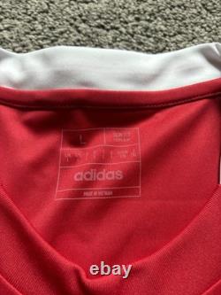Luke Shaw #23 Hand Signed Manchester United Home Football Shirt with Photo Proof