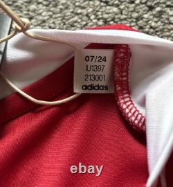 Luke Shaw #23 Hand Signed Manchester United Home Football Shirt with Photo Proof