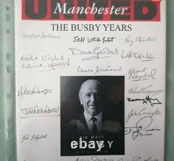 MANCHESTER UNITED A4 DISPLAY CONTAINING 19 MULTI PLAYERS SIGNATURES COA 50s-70s