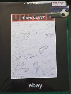 MANCHESTER UNITED FOOTBALLERS SIGNED DISPLAY x 23 LEGENDS 1940S TO 1980S COA