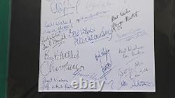 MANCHESTER UNITED FOOTBALLERS SIGNED DISPLAY x 23 LEGENDS 1940S TO 1980S COA