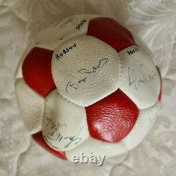 MANCHESTER UNITED SIGNED FOOTBALL ENTIRE 1983 CUP WINNING TEAM +5 others MAN UTD