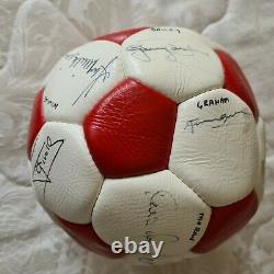 MANCHESTER UNITED SIGNED FOOTBALL ENTIRE 1983 CUP WINNING TEAM +5 others MAN UTD