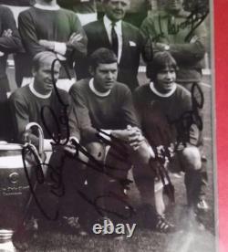 MANCHESTER UNITED Signed PHOTO 16 x 12 1968 EUROPEAN CUP FINAL SQUAD 12 Stars
