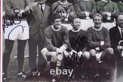 MANCHESTER UNITED Signed PHOTO 16 x 12 1968 EUROPEAN CUP FINAL SQUAD 12 Stars
