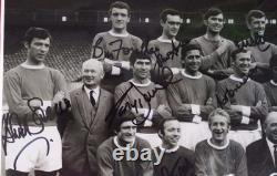 MANCHESTER UNITED Signed PHOTO 16 x 12 1968 EUROPEAN CUP FINAL SQUAD 12 Stars