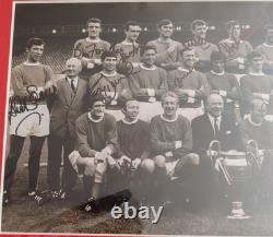 MANCHESTER UNITED Signed PHOTO 16 x 12 1968 EUROPEAN CUP FINAL SQUAD 12 Stars