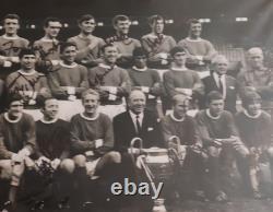 MANCHESTER UNITED Signed PHOTO 16 x 12 1968 EUROPEAN CUP FINAL SQUAD 12 Stars