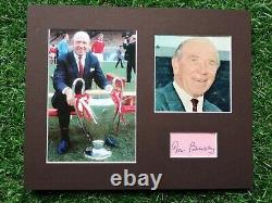 MATT BUSBY MANCHESTER UNITED SIGNED 10 x 8 1968 DISPLAY. EUROPEAN CUP WINNERS