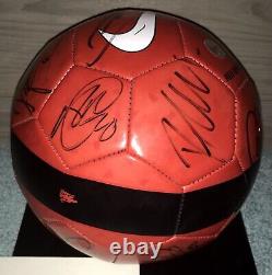 MUFC Hologram 023582 COA Manchester United 2012-13 PL Winners Squad Signed Ball