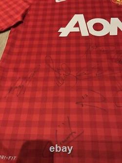 MUFC Hologram MU1A19926J COA, Manchester United 2012-2013 Squad Signed Shirt