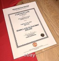 MUFC Official Hologram COA, Manchester United 2001-2002 Squad Signed Shirt