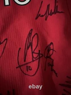Manchester United 04/05 Squad Signed CR7, Rooney, Scholes, Giggs, Fergi NO COA