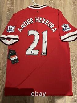 Manchester United 14/15 Home Shirt Brand New Adults(l) Signed By 21 Herrera