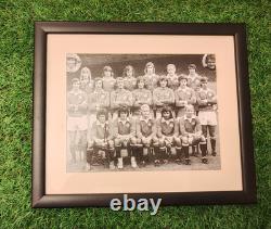 Manchester United 1972/73 SIGNED 14 x 12 MOUNTED & FRAMEDx 17 Stunning Rare