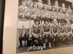 Manchester United 1972/73 SIGNED 14 x 12 MOUNTED & FRAMEDx 17 Stunning Rare