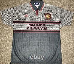 Manchester United 1995-1996 Squad Signed Shirt Inc. Ferguson, Beckham, Giggs