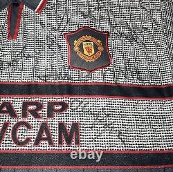 Manchester United 1995-1996 Squad Signed Shirt Inc. Ferguson, Beckham, Giggs