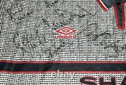 Manchester United 1995-1996 Squad Signed Shirt Inc. Ferguson, Beckham, Giggs