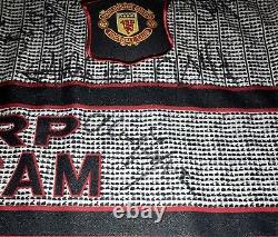 Manchester United 1995-1996 Squad Signed Shirt Inc. Ferguson, Beckham, Giggs
