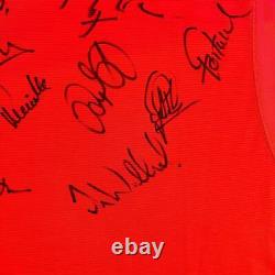 Manchester United 2000-2001 Squad Signed Home Shirt