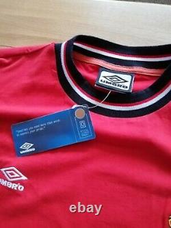 Manchester United 2001 2002 Retro Training Shirt Signed George Best Guarantee