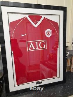 Manchester United 2006/2007 Signed Framed Shirt with Coa on back size as pics