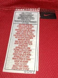 Manchester United 2006-2007 Squad Signed Shirt with Certificate Of Authenticity