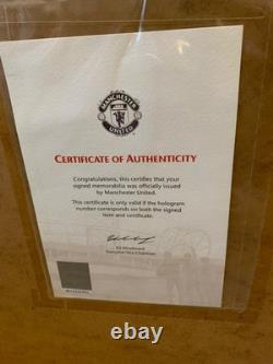 Manchester United 2015/2016 Squad Signed Home Shirt Original framed