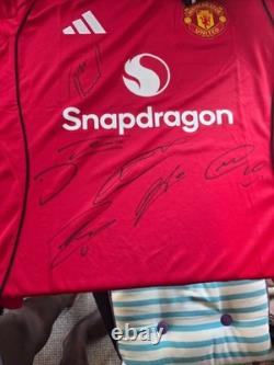 Manchester United 2025/26 Multi Signed Home Shirt including Bruno, Casemiro